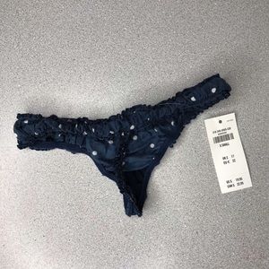 NWT gilly Hicks thong